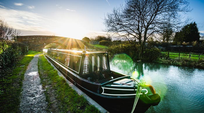 Avon Canal (Shutterstock, C M Harvey)