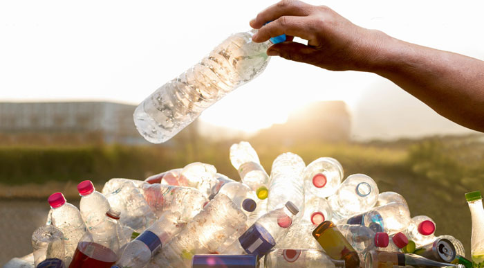 Plastic-Bottles (Shutterstock, Bignai)