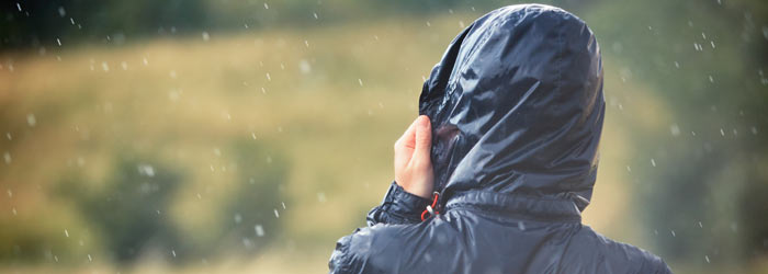 Waterproof-jacket-in-the-rain (Shutterstock, Jaromir Chalabala)