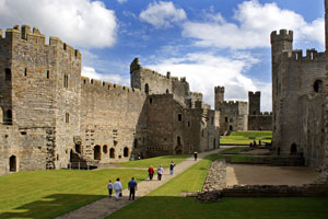 Caernarfon Castle (shutterstock, Kay Welsh)